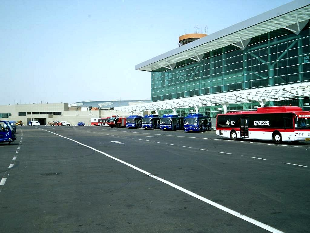 Skip the Airport Line: How to Use New City Check-In Facilities This Summer