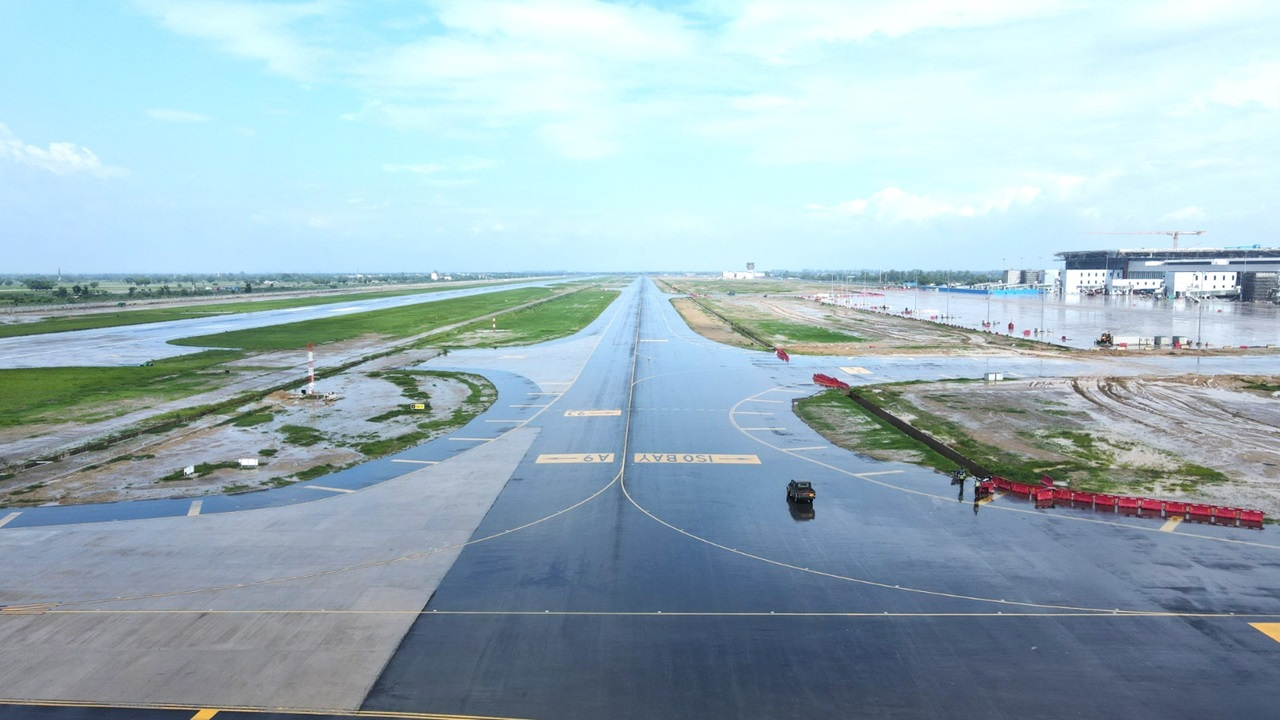 Zurich, Singapore, Dubai: Tracking the First International Routes from DXN