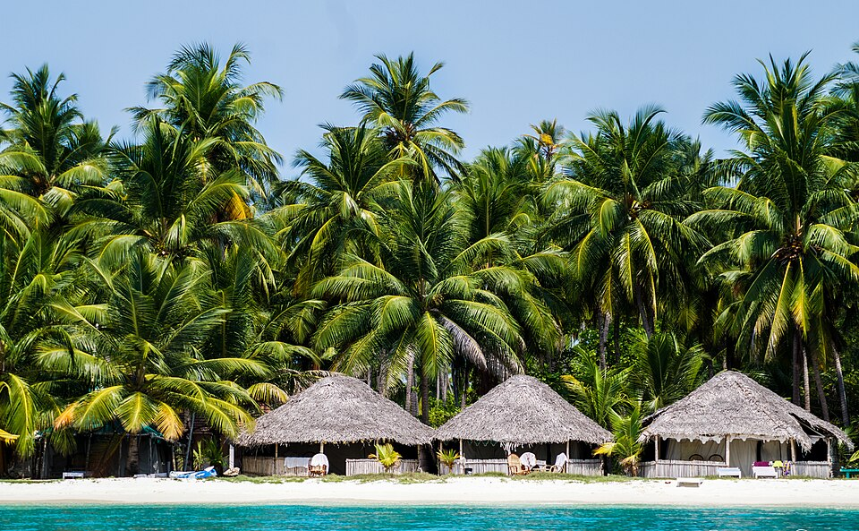 The Ultimate 2026 Lakshadweep Travel Guide: Flights, Permits, and Pristine Lagoons